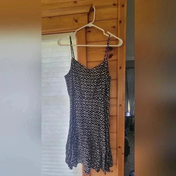 Old Navy Flare Sun dress black/white, size small - Picture 5 of 5